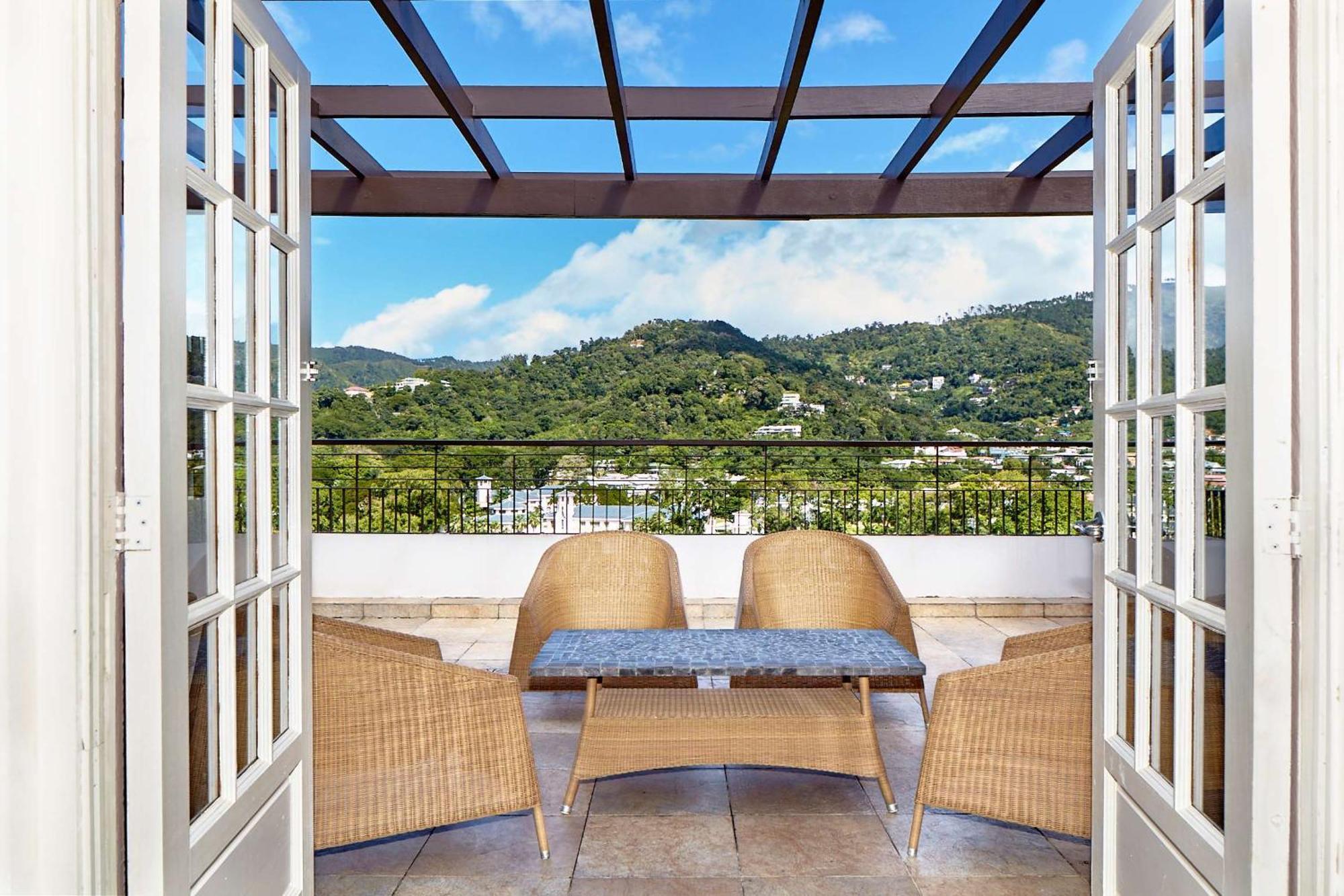 Hilton Trinidad & Conference Centre Hotel Belmont Exterior photo